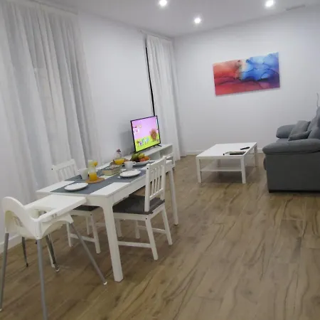 Santa Maria 15 Apartment *